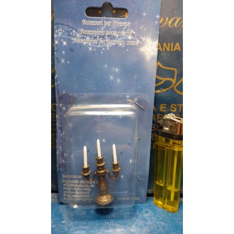 CANDELABRO A TRE CON CANDELE IN PLASTICA