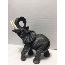 elefante medio con brillantini neri